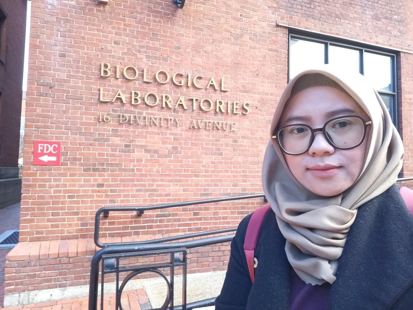 Sri Fatmawati Ssi Msc Phd Saat Mengunjungi Biological Laboratories Di Harvard University Amerika Serikat