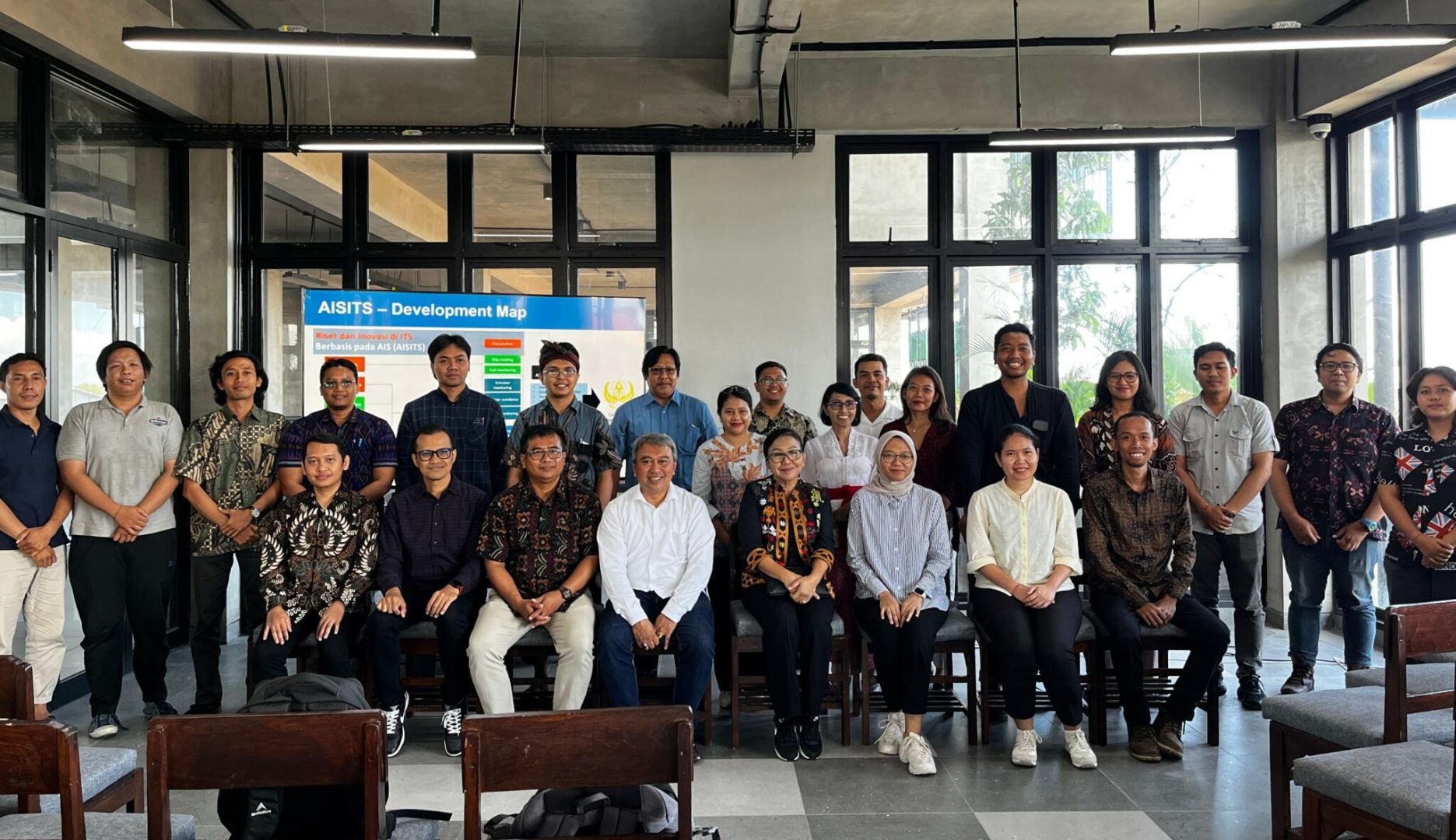 Tim Perwakilan Its Ketika Malakukan Sosialisasi Perangkat Dan Aplikasi Aisits Kepada Tim Universitas Warmadewa