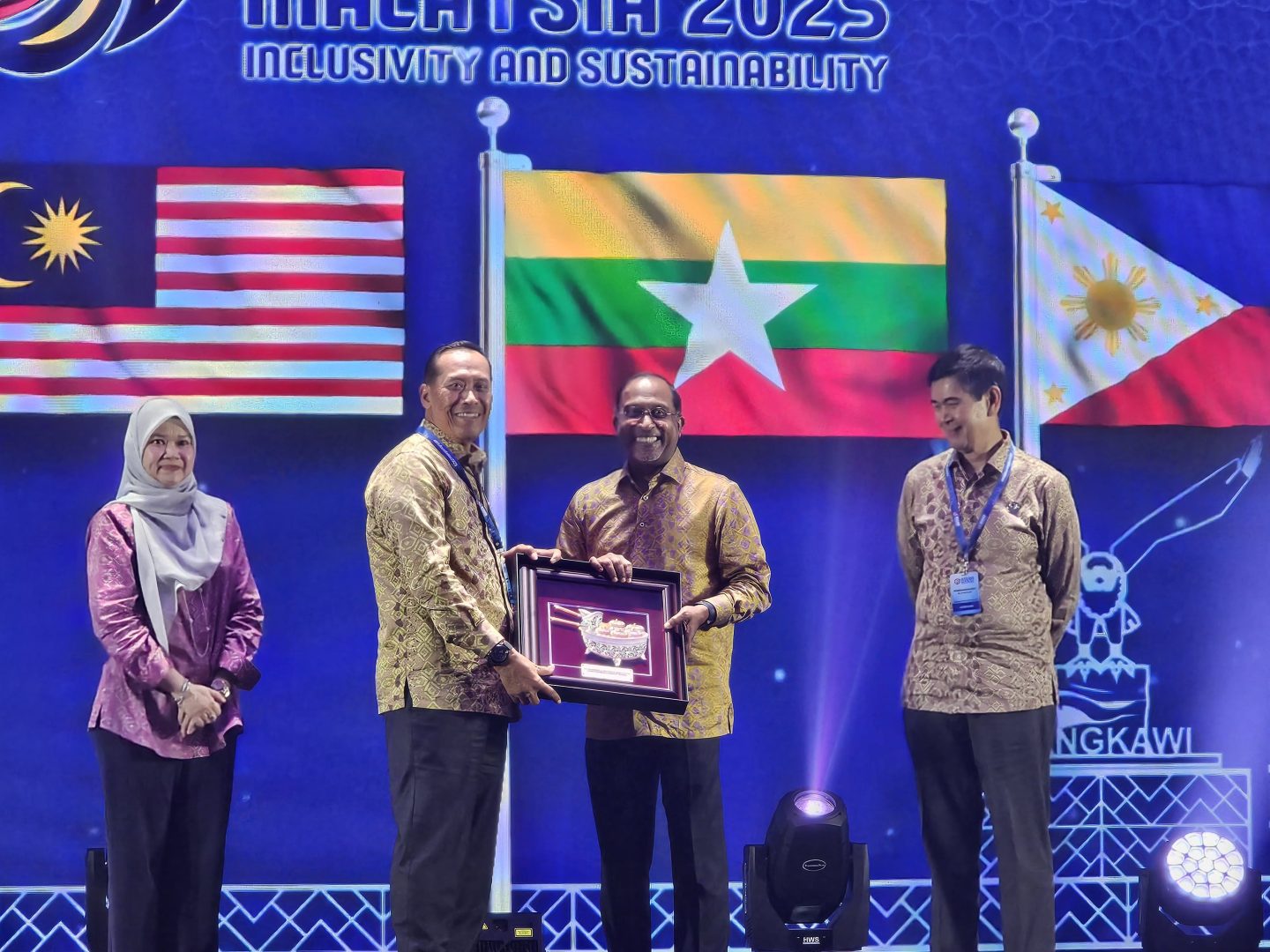 0c3b5ec0 6871 4781 aa36 494e1675f2b0